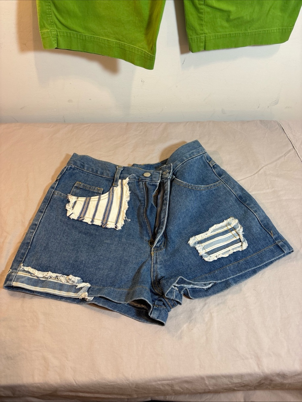 Niki-Lee Denim Patch High-Waist Women's Shorts - Blue. 654